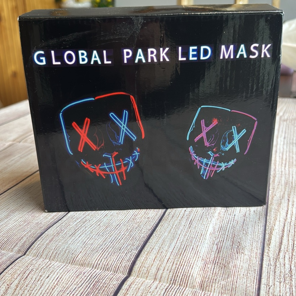 LED Light up Mask 2 pack - Picture 9 of 12